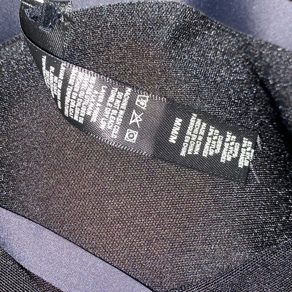 SKIMS Thong - Picture 6 of 8